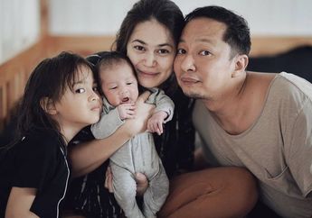 Usia Anak Keduanya Belum Genap 4 Bulan, Sabai Dieter Morscheck Pamer Perkembangan Baby Curtis yang Sudah Bisa Diajak Ngobrol, Netizen sampai Gagal Fokus dengan Ekspresi sang Bayi : Baba Banget