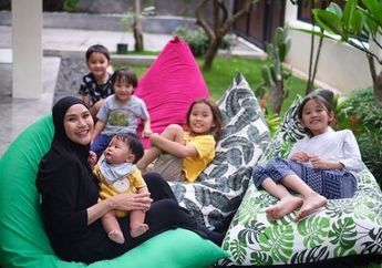 Anak Perempuannya Alami Insiden Tak Terduga, Zaskia Adya Mecca Syok Lihat Wajah Kala Berdarah-Darah, Istri Hanung Bramantyo Ceritakan Kisah Haru di Baliknya: Aku Gak Tau Harus Ngapain