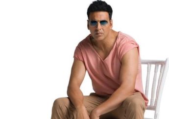 Hendak Mengisi Ulang Daya Ponselnya, Akshay Kumar Malah Melihat Penampakan Tak Terduga dalam Lubang Listrik