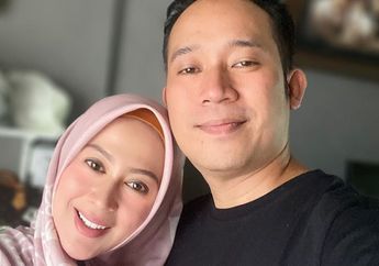 Selama Ini Rumah Tangganya Dinilai Adem Ayem, Istri Denny Cagur Mendadak Curhat Perihal Kebahagian dan Keresahan Hidup di Media Sosial, Ada Apa?