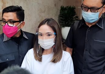 Kena Nyinyir karena Selalu Bawa Nama Tuhan, Gisella Anastasia Sebut Sudah Terlahir Kembali Sejak Tahun Lalu