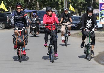 Bersepeda Sembari Tebar Gairah Positif, Kegiatan #MelihatHarapan Bike Pangandaran Bagi-bagi Donasi Untuk Kemajuan Ekonomi Desa