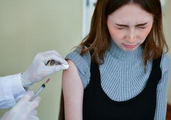 Takut Jarum Suntik Bikin Nggak Mau Divaksin? Simak 6 Tips Ini untuk Mengatasinya