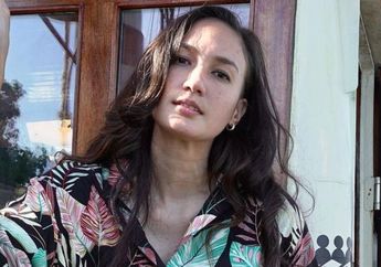 Jadi Tempat Momen Hangat Rayakan Natal 2021, Ternyata ini Penampakkan Rumah Artis Nadine Chandrawinata yang Penuh Kado dan Pohon Natal