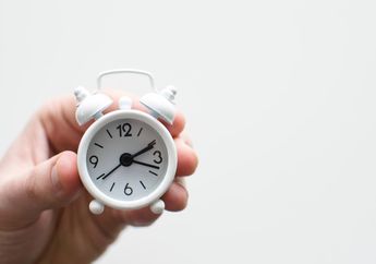 Sering Bangun Sebelum Alarm Berbunyi? Ini yang Sebenarnya Terjadi di Otak