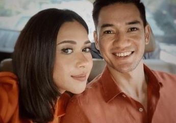 Gegara Ulang Tahun Nana Mirdad Bertepatan dengan Hari Raya Nyepi, Andrew White Rayakan Pertambahan Umur sang Istri dalam Keadaan Gelap