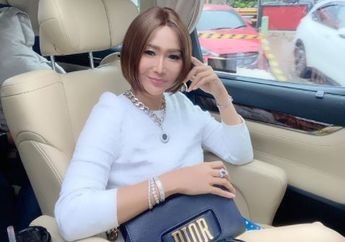 Semarak Imlek Tahun 2021, Inul Daratista Pamer Pakai Busana Ala Putri Bangsawan Tiongkok, Netizen Auto Todong Angpao