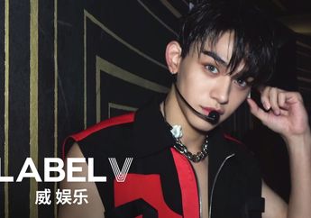 Pertama Kali Cicipi Ayam Geprek hingga Rendang, Lucas NCT Acungkan Jempol