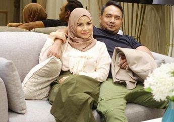  Mewahnya Bukan Kaleng-kaleng, Intip Ruang Keluarga di Rumah Artis Meisya Siregar yang Dihiasi Kursi Pastel dan Terletak di Samping Kolam Renang