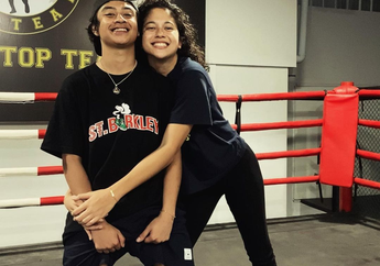 Bastian Steel Pamer Cium Sitha Marino di Atas Ring hingga Adik Ipar Chicco Jerikho Teriak Manja