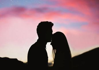 Pantas Sampai Bangun Berkeringat, Inilah Arti Mimpi Ciuman, Ternyata Mencium Orang dalam Tidur Bisa Berdampak Malapetaka Ini 