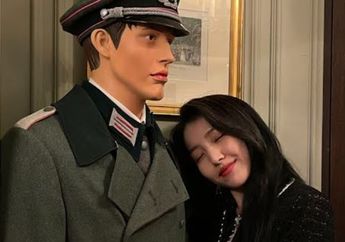 Unggah Foto Mesra Bareng Patung Tentara Nazi, Sowon GFriend Tuai Amukan Netizen