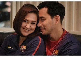 Dikabarkan Sembuh dari Covid-19, Donna Agnesia Asyik TikTokan Bareng Darius Sinathrya Sambil Kenakan Dress Gemes!