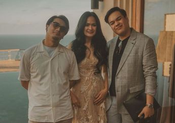 Tinggalkan Cucu Soeharto Ibunya Kembali Dipersunting Pengusaha Kaya, Ricky Harun Justru Kepergok Jualan Pecel Ayam Demi Sesuap Nasi: Doain Ya Guys!