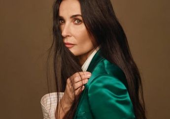 Sempat Dinyinyirin Gegara Gaya Makeup Waktu Tampil Catwalk Paris Fashion Week Bersama Supermodel Bella Hadid Hingga Cara Delevingne, Demi Moore Akui Pilih Fokus Pada Hal Positif