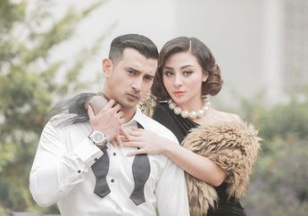 Sah Jadi Suami Istri, Intip Mewahnya Beskap Ali Syakieb dan Kebaya Margin Wieheerm di Hari Pernikahan!