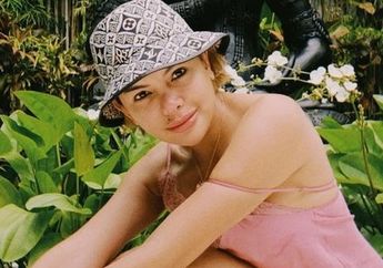 Program Acara TV Nikita Mirzani Kena Tegur KPI Gegara Pamer Barang Serba Mewah, Sang Nyai Langsung Mencak-mencak hingga Semprot Balik: Kayanya Banyak Tayangan yang Lebih Nggak Masuk Akal!