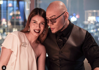 Pamer Foto Mesra Bersama Deddy Corbuzier, Penampilan Sabrina Chairunnisa dengan Cheongsam Banjir Pujian Netizen: Cantik Mulu Lah Aku Iri!
