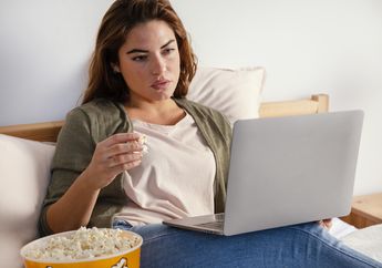 Jangan Salah, Menonton Film dan Serial TV Ternyata Bermanfaat untuk Kesehatan Mental