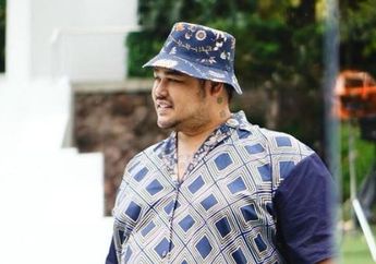 Unggah Foto Sedang Bercermin, Ivan Gunawan Mendadak Singgung Soal Kesombongan: Tidak Ada Satu Pun Keabadian di Dunia Ini