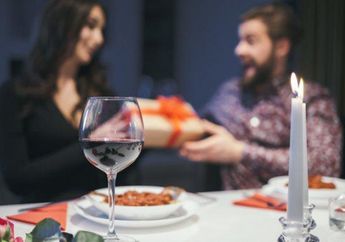 5 Arti Mimpi Makan Malam Romantis, Sinyal Akan Adanya Pertemuan yang Berdampak Besar dalam Hidup