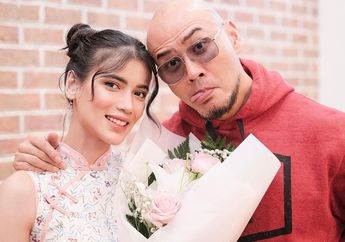 8 Tahun Dipacari Deddy Corbuzier, Intip 2 Gaya Modis Sabrina Chairunnisa Selama Liburan dengan Sang Pacar!