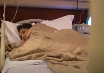 Masih Dipasangi Oksigen Hingga Terbaring Lemah, Ini Penyebab ART Ashanty Pilih Tak Mau Lihat Kondisi Terakhir Ibunda Arsy di Rumah Sakit, Tangisnya Langsung Pecah