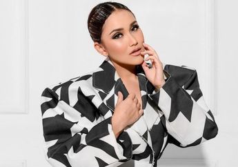 Duet dengan Pasha Ungu di Acara Konser Televisi Swasta, Intip Penampilan Ayu Ting Ting yang Kenakan 2 Outfit Berbeda!