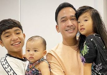 Sering Berantem di Rumah, Thalia Mendadak Jadi Perhatian Saat sang Kakak Cidera Kaki: Nyo, Selama You Sakit I yang Ngelayanin You ya..