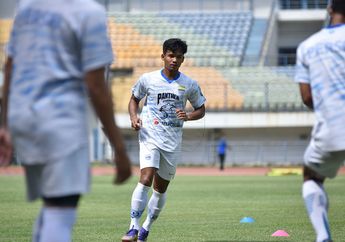 Latihan Perdana Bareng Persib, Bek Timnas U-19 Indonesia Sukses Pikat Robert Rene Alberts
