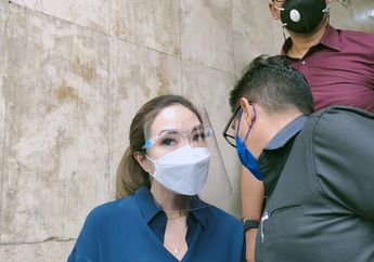 2 Jam di Kejaksaan Negeri Jakarta Selatan, Gisella Anastasia Ajukan Penundaan Menjadi Saksi dalam Sidang Penyebar Video Syur Dirinya