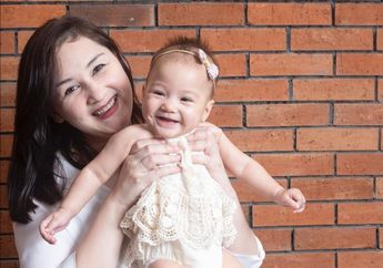 Putri Bungsu Mona Ratuliu Sudah Bisa Berjalan di Umur 9 Bulan, Ternyata Seperti Ini Cara Menstimulasi Anak Supaya Bisa Cepat Jalan