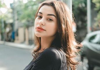 Cantik-cantik Tak Gengsi Makan di Warung Sederhana, Nora Alexandra Akui Lebih Suka Makanan Indonesia, Warganet: Namanya Nora, Tapi Orang Gak Norak, Keren!