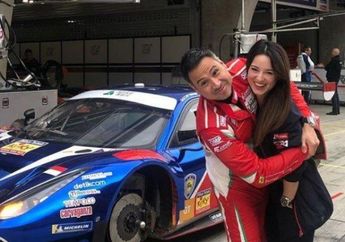 Resmi Lepas Masa Lajangnya dengan Pembalap David Tjiptobiantoro, Julie Estelle Langsung Banjir Ucapan Selamat dari Sederet Artis 