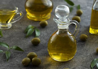 Ampuh Banget! Cuma Pakai Minyak Zaitun dan Beberapa Bahan Dapur yang Murah Meriah, Ketiak Hitam Langsung Teratasi