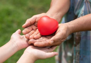 Miliki Sifat Filantropi, Inilah Deretan Zodiak yang Patut untuk Diacungi Jempol, Aquarius hingga Capricorn Kalian Sungguh Luar Biasa!