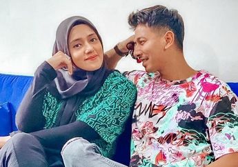 Makin Hari Makin Dibuat Jatuh Cinta dengan Suami, Fairuz A Rafiq Janjikan Kesetiaan untuk Mendampingi Sonny Septian dalam Berbagai Keadaan!