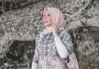 Tetap Pontang-panting Cari Pundi-pundi Rupiah Padahal Sudah Hamil Besar, Intip Gaya Anggun Zaskia Sungkar saat Pemotretan!