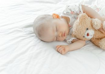 3 Hal yang Pantang Dilakukan untuk Membuat Bayi Tidur Nyenyak, Nomor 2 Bisa Sangat Bahayakan si Kecil loh!