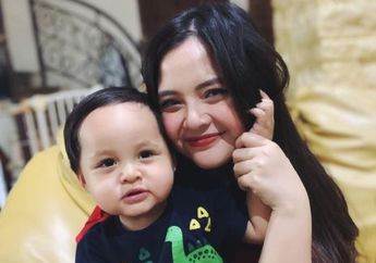 Usianya Hampir 2 Tahun, Anak Tasya Kamila Mulai Senang Mencoret-coret Rumah, Baiknya Dibiarkan atau Dilarang ya?