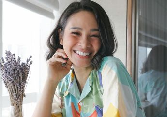 Serba Bling-Bling, Intip Penampilan Andien Aisyah Saat Pemotretan yang Kenakan Dress Putih Menyilaukan Mata