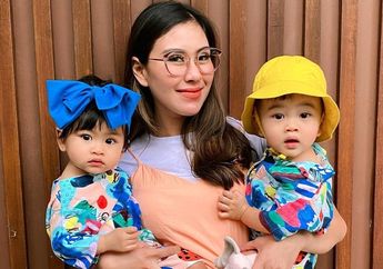 Syahnaz Sadiqah Pamer Foto Bareng Putrinya untuk Keperluan Endorse, Netizen Justru Salah Fokus dengan Bentuk Kaki Adik Raffi Ahmad yang Ganjil: Kayak Nggak Punya Kaki, Mending Berdiri
