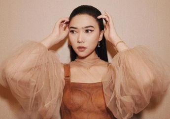 Pamer Unggah Foto saat Jadi Juri 'The Voice Kid Indonesia', Isyana Sarasvati Justru Disebut Netizen Mirip dengan Pemeran Drama 'The Penthouse', Warganet: Lah Kirain Cheon Seo Jin