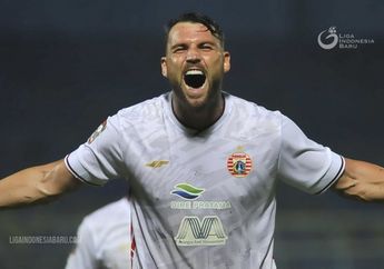 VIDEO - Ganas Jelang Liga 1, Tembakan Keras Marko Simic Hantam Kepala Yann Motta