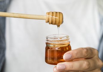 Mengobati Jerawat Hingga Melembapkan Kulit, Ini 5 Manfaat Madu untuk Kecantikan Kulit Kita!