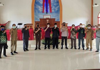 Ledakan Bom Gereja Katedral Makassar, Kapolres Enrekang Bersama Forkopimda dan Ketua MUI hingga Pimpinan Ormas Islam Silaturahmi di Gereja Imanuel 