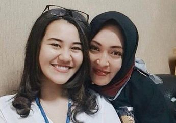 Angelina Sondakh Bebas dari Penjara Tahun Depan, Istri Mendiang Adjie Massaid Beri Pesan Khusus Pada Anak Sambungnya saat Membesuk, Aliyah Massaid: Pesan dari Mama Angie...
