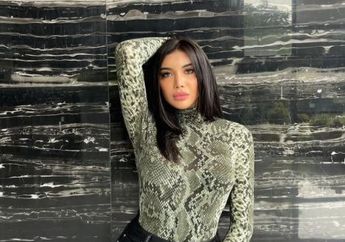 Tampil Lebih Maskulin, Millen Cyrus Kenakan Peci dan Sarung : Aku Bangga sama Diriku yang Seperti Ini