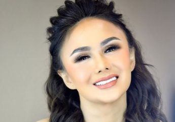 Ditemani Dua Putranya, Yuni Shara Terlihat Molek dalam Balutan Kebaya Beige saat Hadiri Pernikahan Aurel Hermansyah