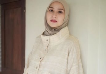 Sambut Ramadhan 2021, Zaskia Adya Mecca Lakukan Pemotretan Sederhana dengan Outfit Serba Hitam!